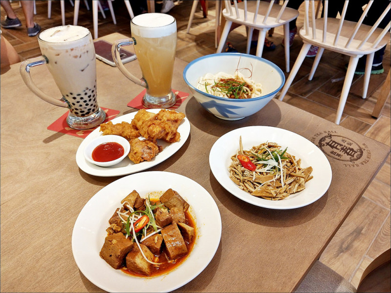 [台中] 有春茶館 台中泡沫紅茶推薦 有春冰果室姊妹品牌後火車站大魯閣新時代美食