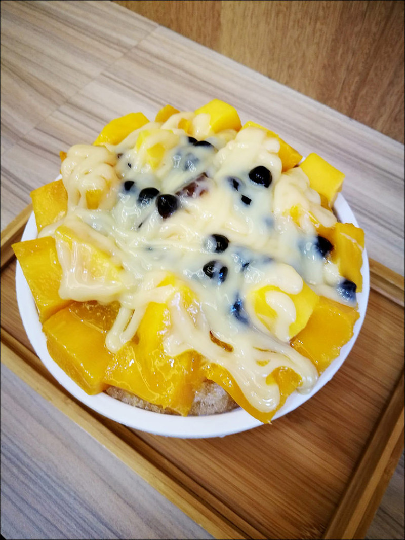 [台中] 霜府手作 美村店 芒果再不來吃要沒了 沒吃到蛋黃哥秋田犬造型饅頭