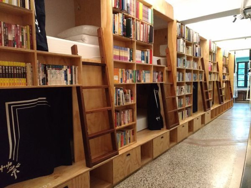 【台南住宿】艸祭Book inn｜來去書店住一晚！書蟲們，來晚書香之宿吧