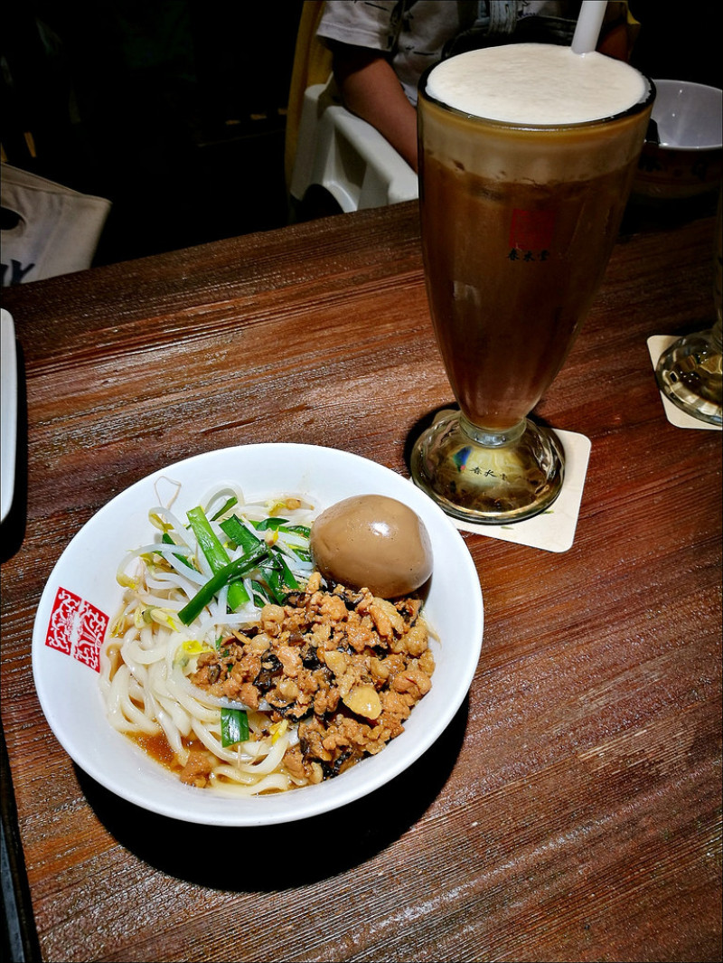 [台中] 春水堂新光三越 台中老字號飲料店 茶飲餐點好吃跟鼎泰豐一樣無雷推薦