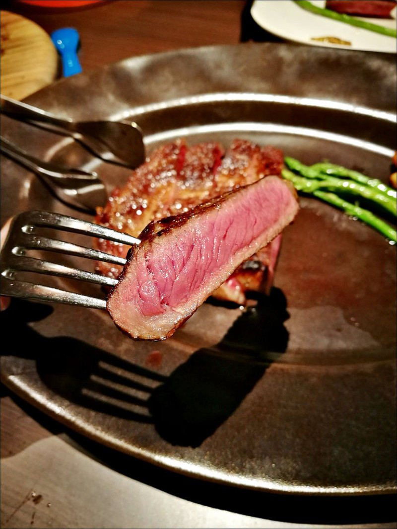 [台中] Boulevar大道301牛排 新光三越台中慶生牛排餐廳 有披薩義大利麵有皮諾可可升級版的感覺