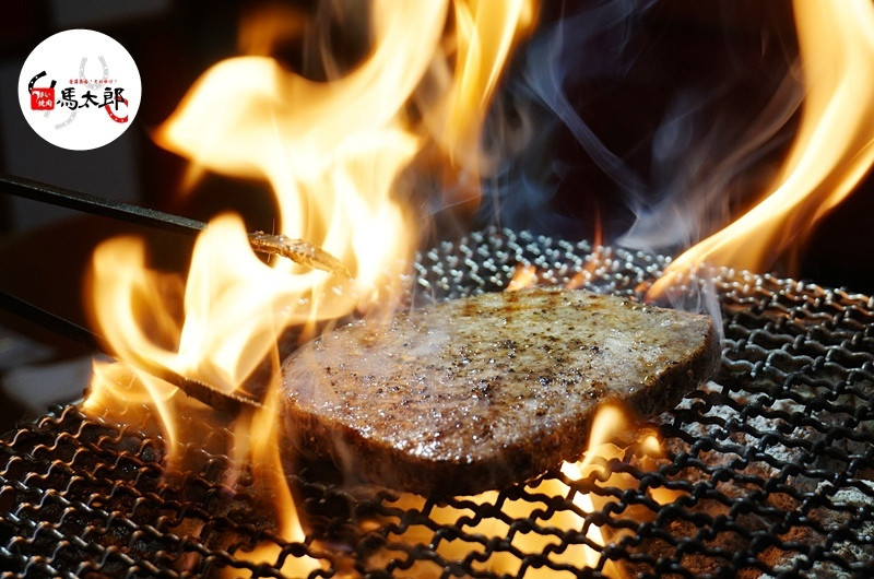 【馬太郎焼肉】單身經濟夯，一人燒肉當紅，獨享炭火燒肉套餐＋飲料冰沙無限暢飲，最低只要170元！