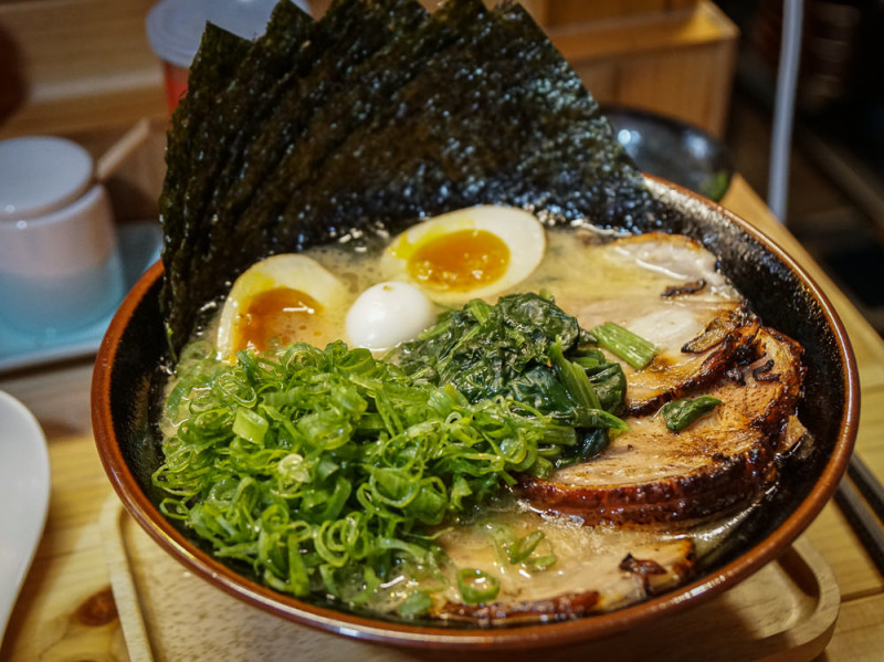 [高雄]吉胤家-週五週六限定!橫濱家系濃郁醬油豚骨拉麵 - 美食好芃友