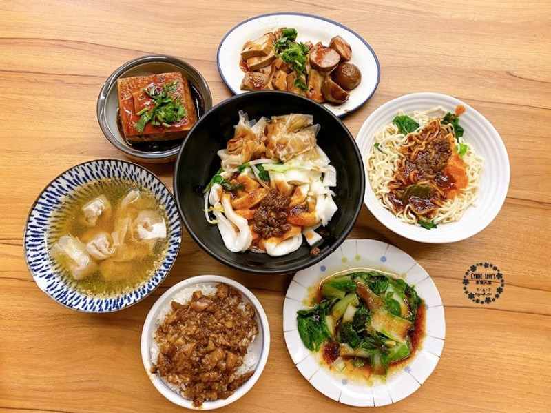 乾麵居，桃園大溪美食小吃，超人氣大溪老街雙醬乾麵/獨家特製辣醬，古早味麵店 - Cyndi loves享食天堂