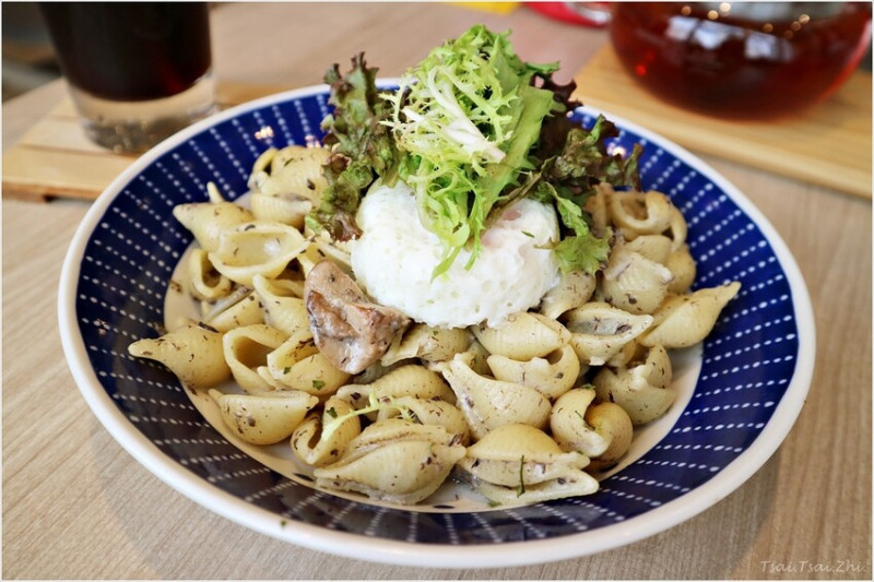 [桃園市]屋莎洋食鬆餅屋(桃園新光站前店)|奶油松露野菇貝殼麵、蒙布朗冰淇淋鬆餅