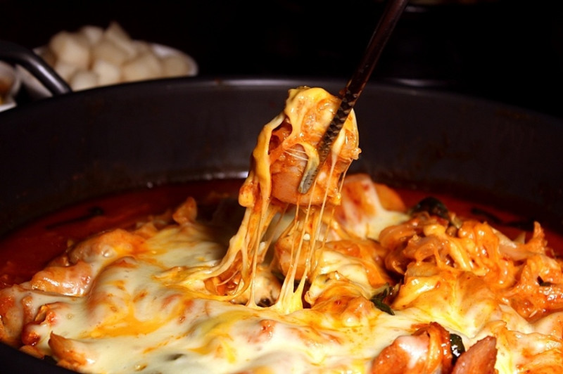 [高雄/新興區]韓館仁川 ∣奶茶無限暢飲∣免服務費∣營業到凌晨的韓式料理 高雄宵夜 新崛江聚餐宵夜