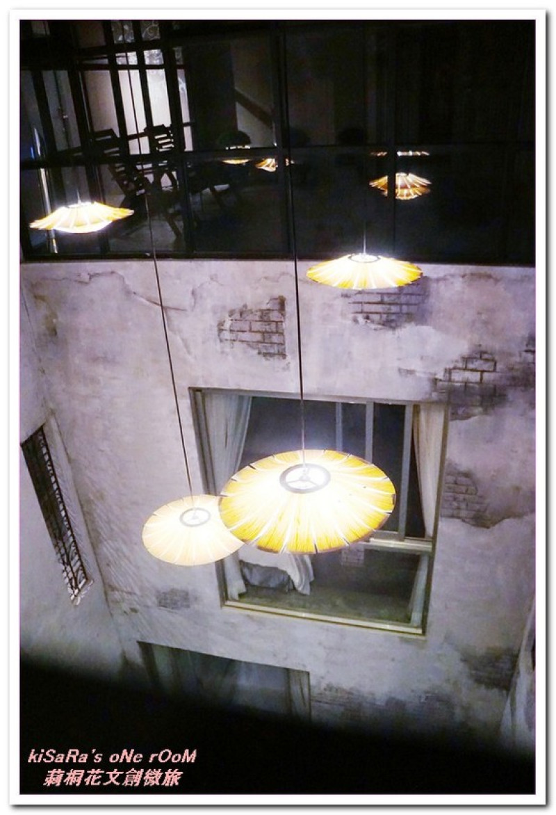 台中旅宿．老式窗花與挑空天井．舊城區最美復古文旅──莿桐花文創微旅        
      