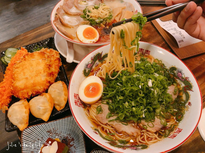 新店拉麵-百寿爺日式拉麵專賣店-小碧潭美食-新店高中周邊美食-附菜單 @跟著Julie一起走吧