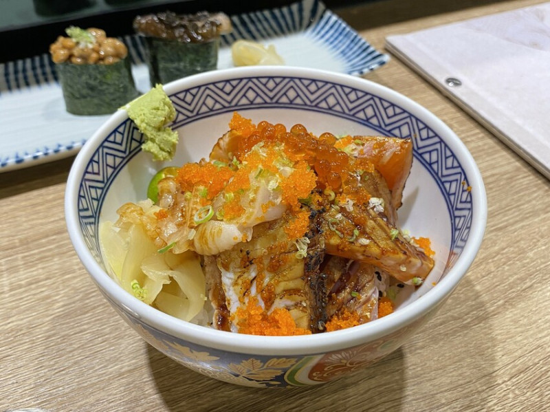 【台中 日式料理】一貫手作壽司，每一道都是用心調味好上桌只要享用即可~