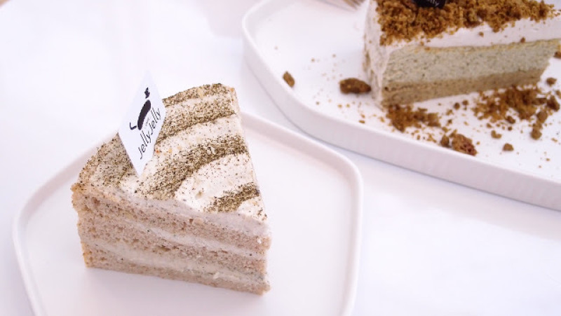 輸得心服口服：Jelly Jelly慢工烘焙，茉莉花奶綠蛋糕 