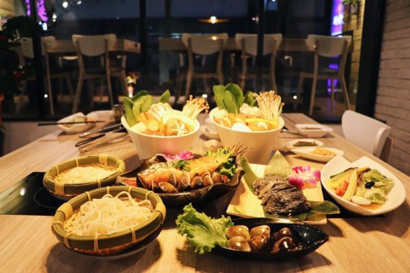 [台北大安區]美食提案X紫筵精緻火鍋 ∥低調奢華精緻火鍋/ 烏骨雞天使紅蝦草蝦一吃上癮∥