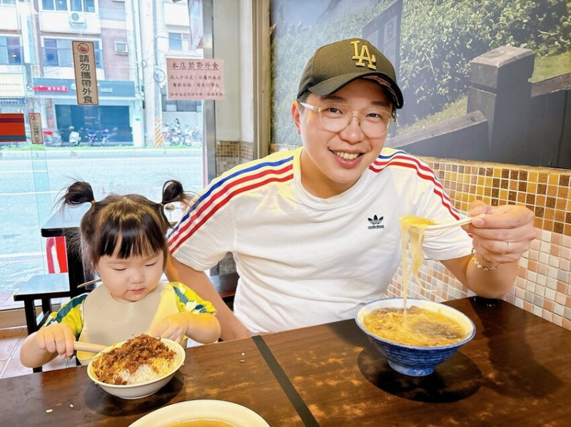 [美食] 新店北鴨鴨肉羹 ♥ 新北碧潭美食推薦 GOOGLE評價4.2顆星 ♥ 老饕激推 ! 吃貨絕對不會想錯過的銷魂鴨肉飯 d(･∀･○)