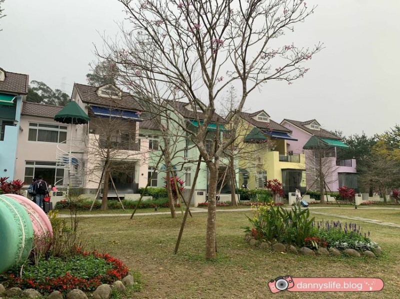 落羽松、櫻花、螢火蟲、繡球花到楓葉，一年四季都有不同自然風景的溫泉度假村。苗栗南庄住宿推薦。丹尼的吃喝玩樂～