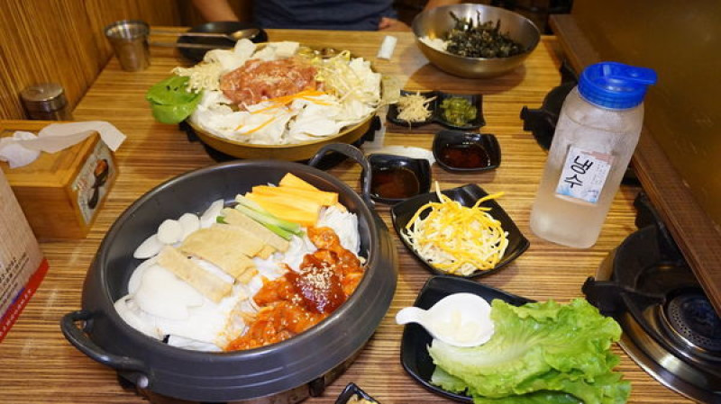 [高雄美食] 銅一鍋-平價道地韓式料理 /高雄平價韓式料理 /最新二訪心得