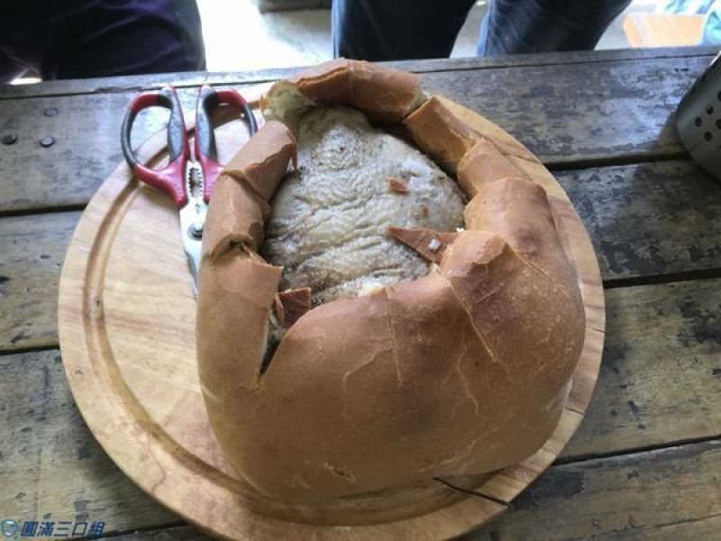 【食記】高雄旗山_奇山石窯@隱藏版的麵包雞絕技 吃了之後絕對欲罷不能