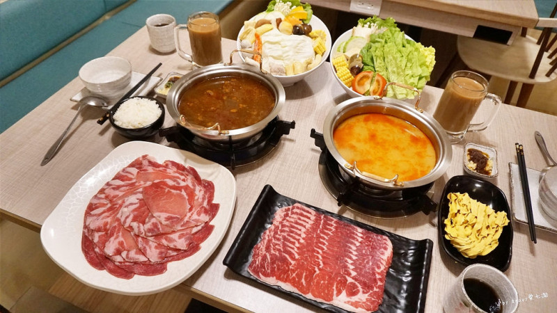 ★台南安平★【日月鎊品火鍋】平價中獨樹一格的湯頭饗宴。