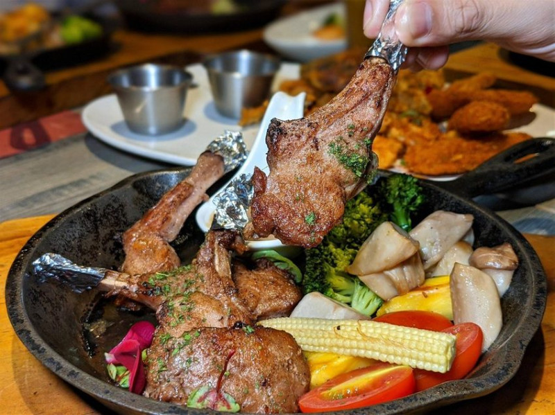 羽樂歐陸創意料理 ULOVE｜歲末聖誕節聚會首選餐廳！暖心創意料理獨家獻映！松山餐廳推薦、捷運小巨蛋站餐廳推薦、南京東路餐廳推薦、台北慶生餐廳推薦