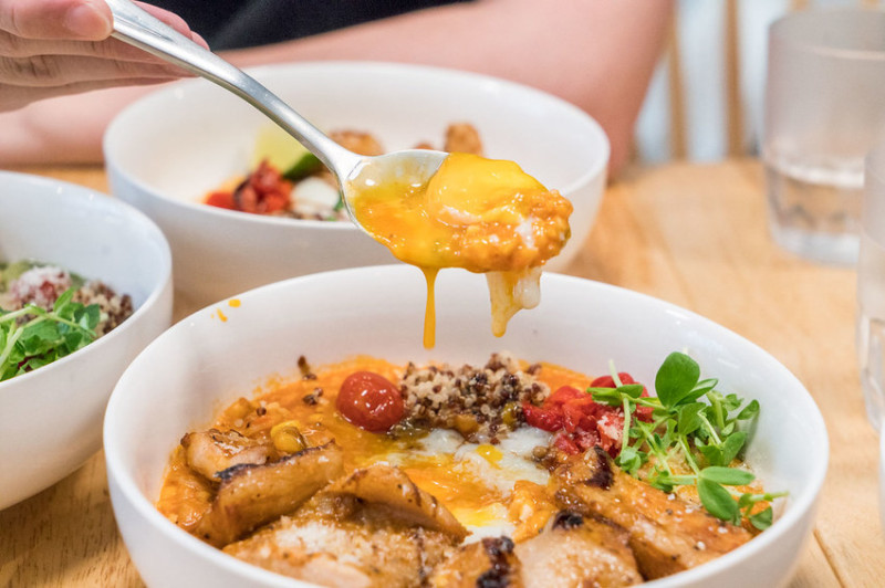 中山站赤峰街美食 桔梗燉飯 紅到香港旺角的質感美食 美味必點：花雕奶油雞