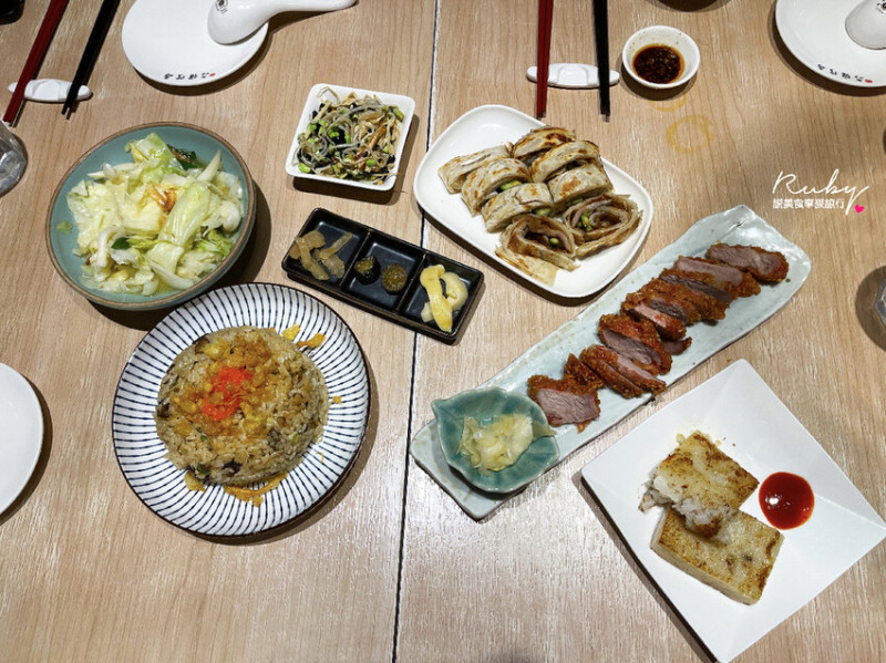 【新北板橋美食】六堆伙房，道地的客家麵食館，親民價格，福菜鹹豬肉拌飯必點的美味-新埔捷運站三猿廣場B1｜ Ruby說美食享受旅行(@tour_ruby530)