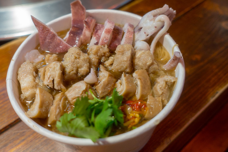 | Taiwan Taichung 台灣 台中 大雅區 ☻ 麵香大腸麵線 | 大雅排隊銅板美食 . 料超多的邪惡三寶麵線 . 復古三輪車乘載了回憶和古早滋味