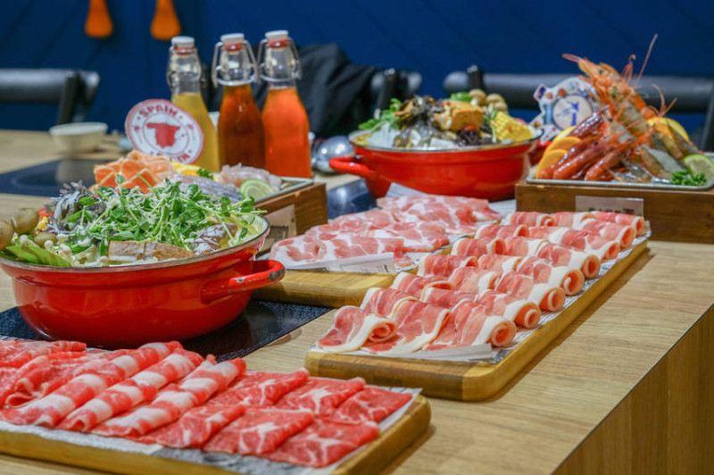 八海食潮當代鍋物x魔王 新北中和區 來一份瀟灑的浪人鍋物 精緻澎湃海陸總匯涮涮鍋  蝦陸浪人鍋 肉潮浪人鍋 中和環球購物中心 內文有店家資訊 