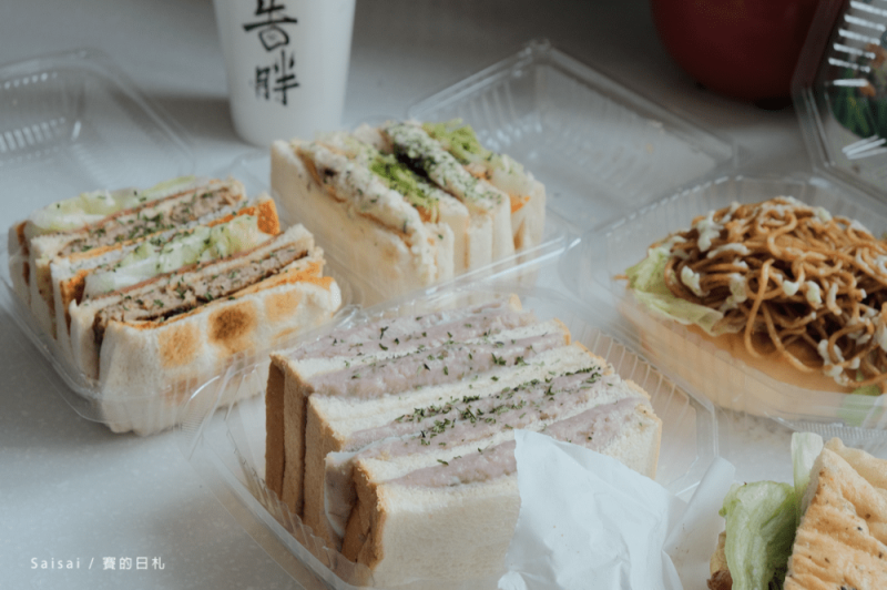 告胖碳烤土司｜台中沙鹿美食｜一台小小餐車，變出大大的滿足！餐點都超大超滿，最推薦辣花生醬、佛卡夏、跟芋泥 ♥