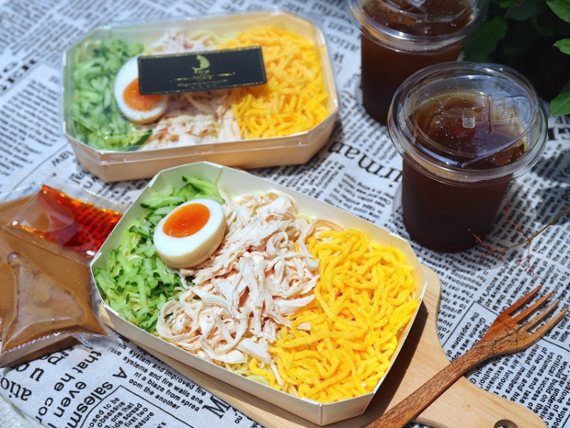 肥貓咖啡：台南最美三色涼麵開賣啦！一起外帶嚐美食，居家防疫也能幸福肥/每日限量務必預訂.台南涼麵推薦.外帶美食 - 進食的巨鼠