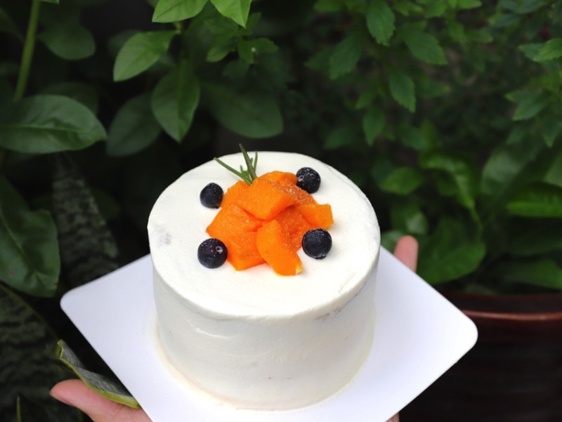 肥貓咖啡：台南質感手工生日蛋糕預訂，今夏最”芒”-夏季限定芒果生日蛋糕-開箱｜台南蛋糕推薦.台南咖啡店推薦