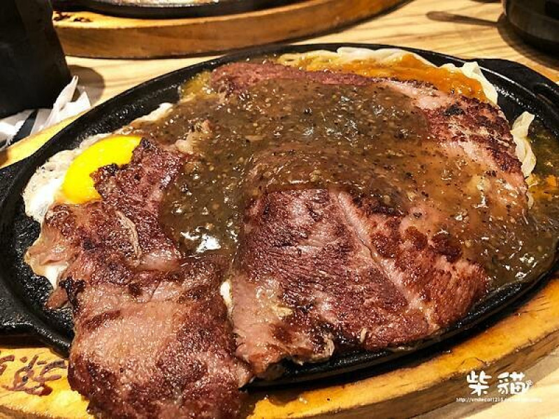 【南港】孫東寶台式牛排｜1976年承傳至今，肉是真的很嫩啊｜柴貓趴趴走