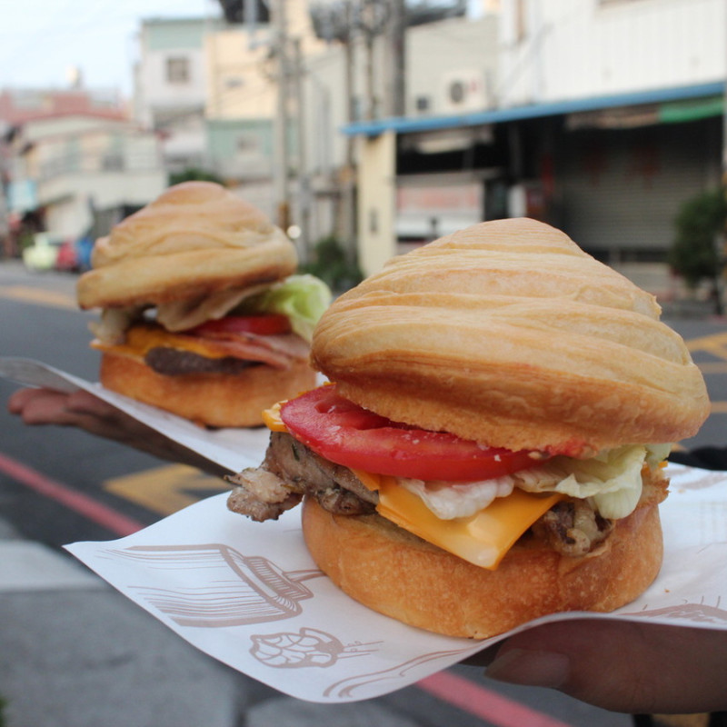 台中美食｜Mr.Pa帕先生漢堡專賣-獨特丹麥麵包做漢堡，讓人吮指回味