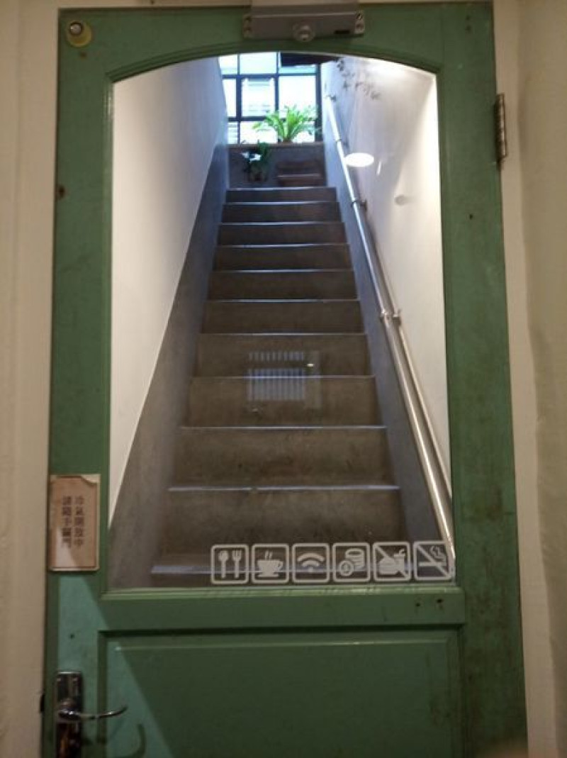 北捷雙連站：好人好室咖啡廳