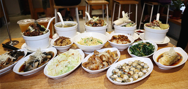 「養生第一品牌/月子餐首選」【雙月食品社-中和店】嚴選台灣在地新鮮食材，溫補湯品，健康原味，沒有中藥的苦澀，絕對是養生首選！