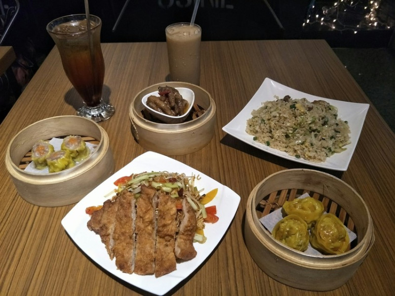新北中和美食餐廳推薦【歐飽 O.BO 港式早午/下午茶】XO豬扒公仔麵 / 蒜香珍肉炒飯 / 海鮮焗白菜 / 手工蛋塔