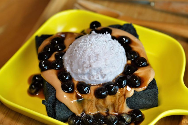 卯食mouth 吐司·麵線·漢堡｜黑糖珍奶控不能錯過的假日限定珍奶竹炭厚片！招牌霸王雞排麵線！台中早餐推薦、台中早午餐推薦、豐原早餐推薦、豐原早午餐推薦、豐原美食推薦