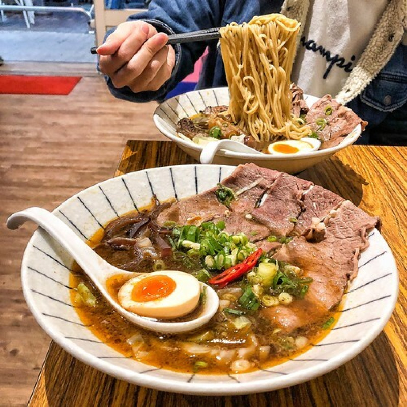 【台中西區】新撰組逢甲所－深夜裡的日式牛肉拉麵店，吃的到五種不同牛部位及調理方式的地表最強拉麵
