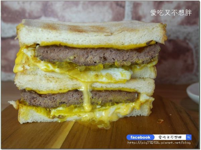 【三重/美食】軟殼蟹包進潛艇堡裡頭！厚實牛肉香濃起司，滿足你視覺也滿足你胃！三重早午餐系列-蜂巢早餐