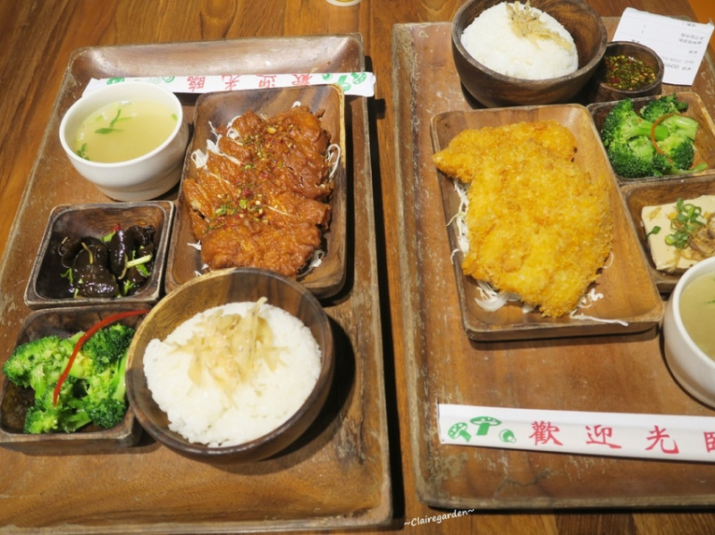 [南崁菜鳥覓食記] 豪朕殿椒麻雞大王~賞復古歐兜賣。喀大份量肉食