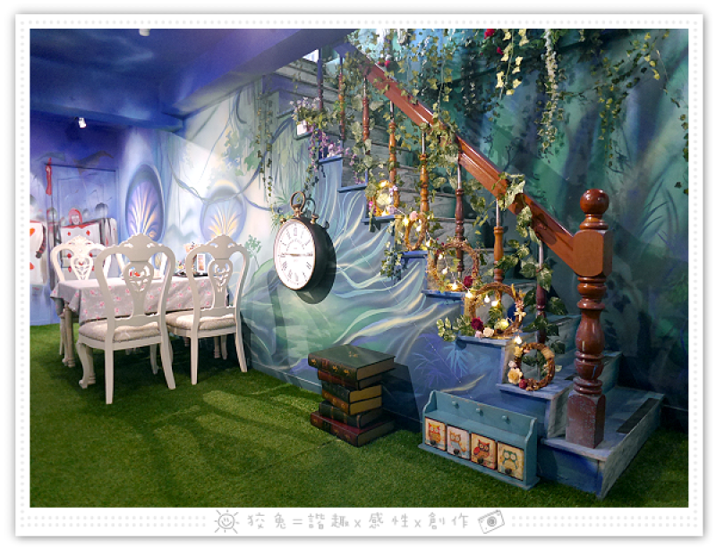 [台南食記] 森林饗宴~愛麗絲主題餐廳！台南下午茶推薦！漂亮餐桌、高檔餐具、精緻餐點！網美必訪！每個角落都超好拍！