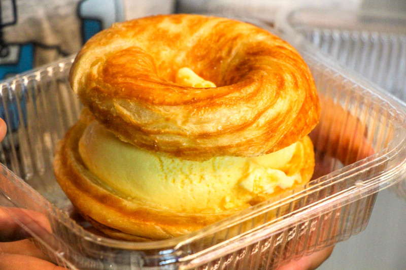 台中西屯，逢甲銅板美食~少油少糖用烤的療癒甜甜圈!珍珠奶茶奶香帶著甜，激推隱藏口味-打拋豬~ - 微笑Joe幸運