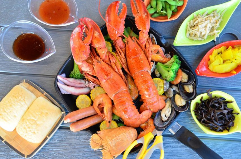 點波士頓龍蝦套餐加購99元，再贈送一隻波士頓龍蝦！