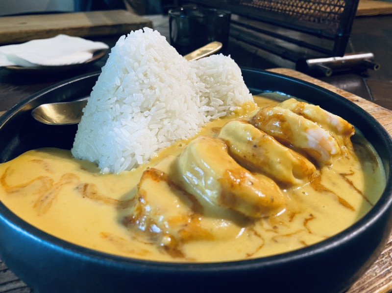 【台中 咖哩】山色 Shānsè ，入靜山林，靜觀山色。山色咖哩賣一份食物的山色