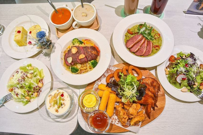 【台中南屯區Chow Chow Cafe 巧巧咖啡】純白質感空間提供美味義式晚餐-義大利麵燉飯