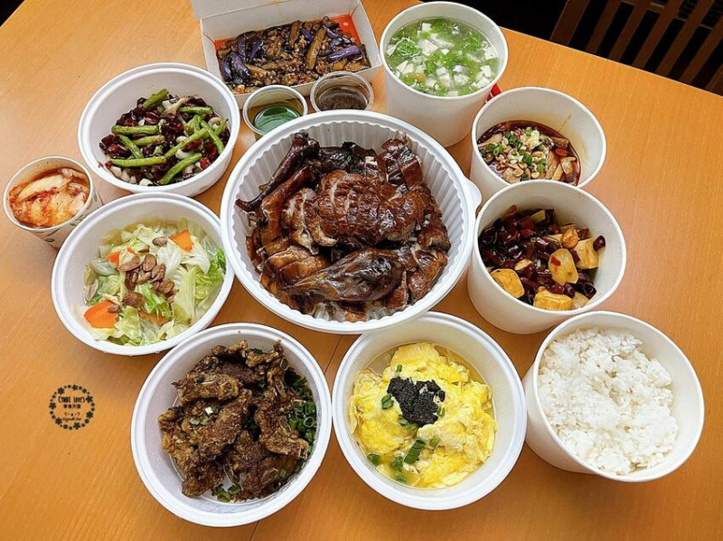 柴火火燄烤鴨-松竹店，台中外帶頂級燒鵝套餐82折，2到6人餐都有，再送泡菜超優惠 - Cyndi loves享食天堂