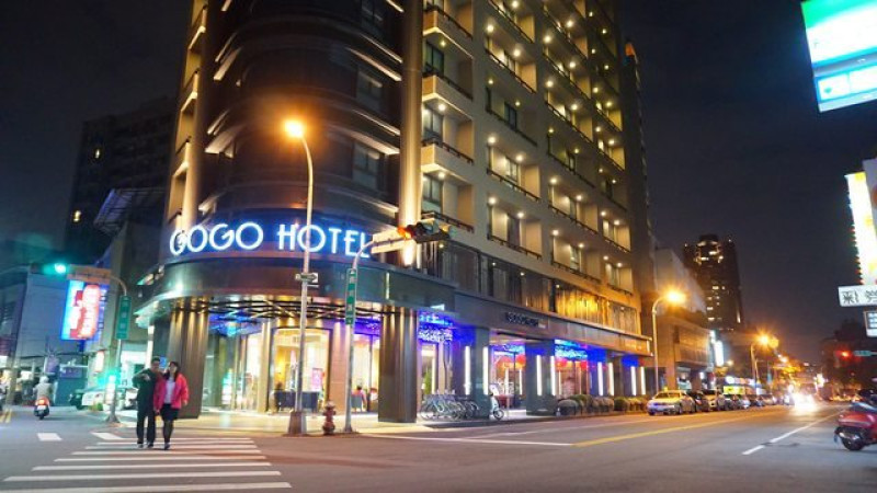 [台中住宿] 富盛商旅 GOGO HOTEL 市政館-超舒適轉角房 /台中住宿推薦