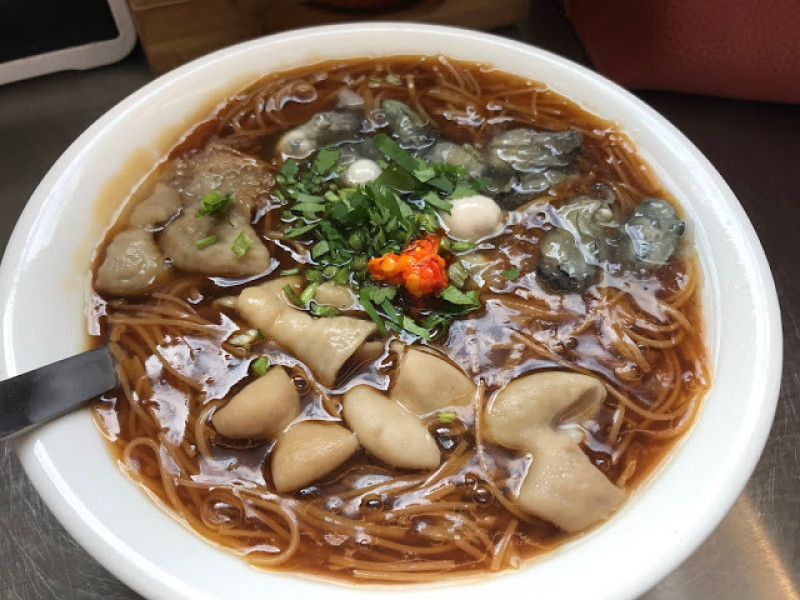 [食記] 竹北必吃銅板美食。三福麵線。大腸蚵仔麵線(招牌麵線)份量多、滿滿大腸、蚵仔用料實在!文內有影片~