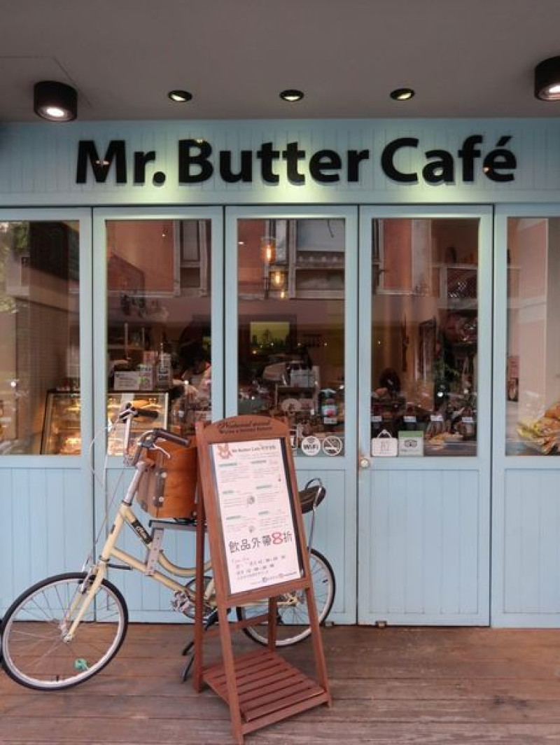奶油先生Mr. Butter Café  板橋超可愛柯基咖啡廳