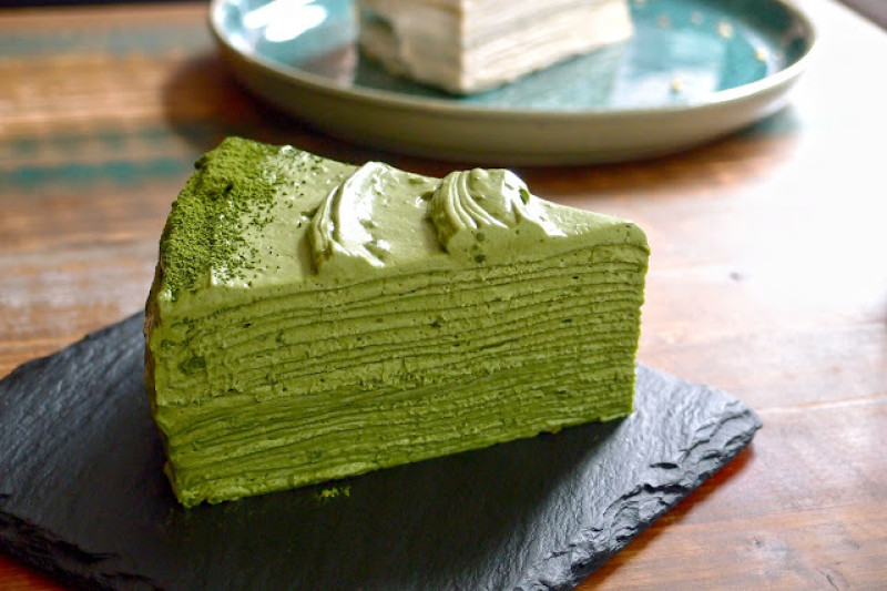 第21個抹茶千層是奶油界第1名，同場加映海鹽太妃開心果千層：《OZ cafe bistro》