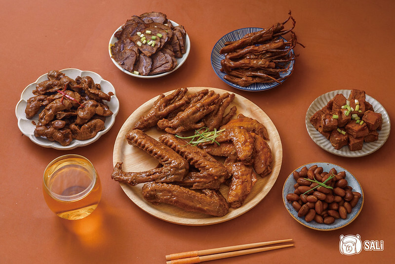 宅配/ 團購 黑竹園雞腳凍｜員林人氣伴手禮推薦，承襲清朝御膳秘方，超過40年的陳年老滷，涮嘴冰鎮滷味台中也買得到