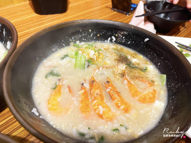 【金山老街】金山大碗螃蟹(附菜單)，金山老街排隊美食，大碗海鮮粥，必點的螃蟹粥晚來吃不到｜Ruby說美食享受旅行(@tour_ruby530)