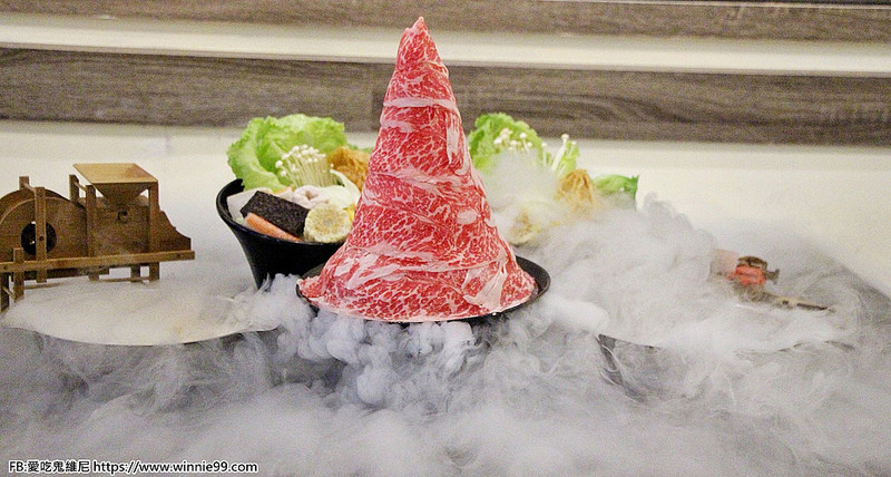 中國醫美食【大糧倉火鍋】台中平價美食小火鍋 超高CP值150元就能吃到肉山 還有限時一小時的吃到飽活動 肉品隨你吃到爽 懷疑老闆根本佛心來著賠錢亂賣耶!